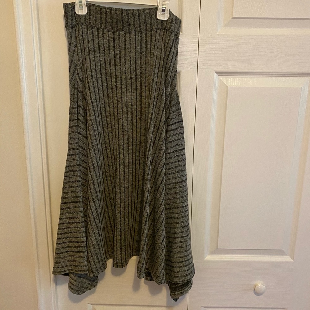 Asymmetrical skirt